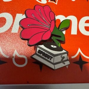 Sprout Flower Record Player Pin